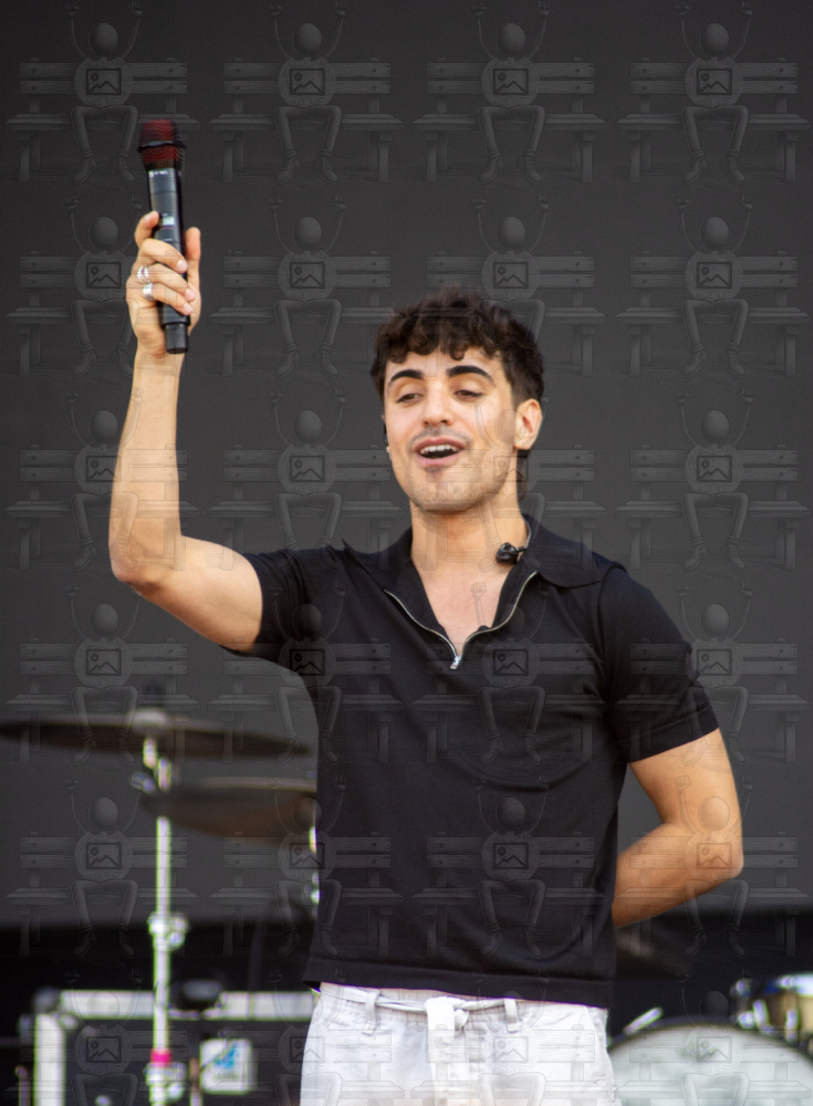Pop-Künstler MYLE live beim Heideparkfestival im Heide Park Resort in Soltau.