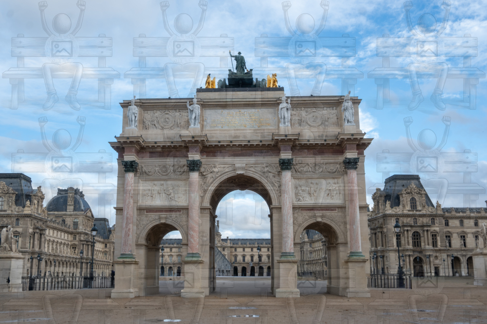 Louvre-Bogen-aussen
