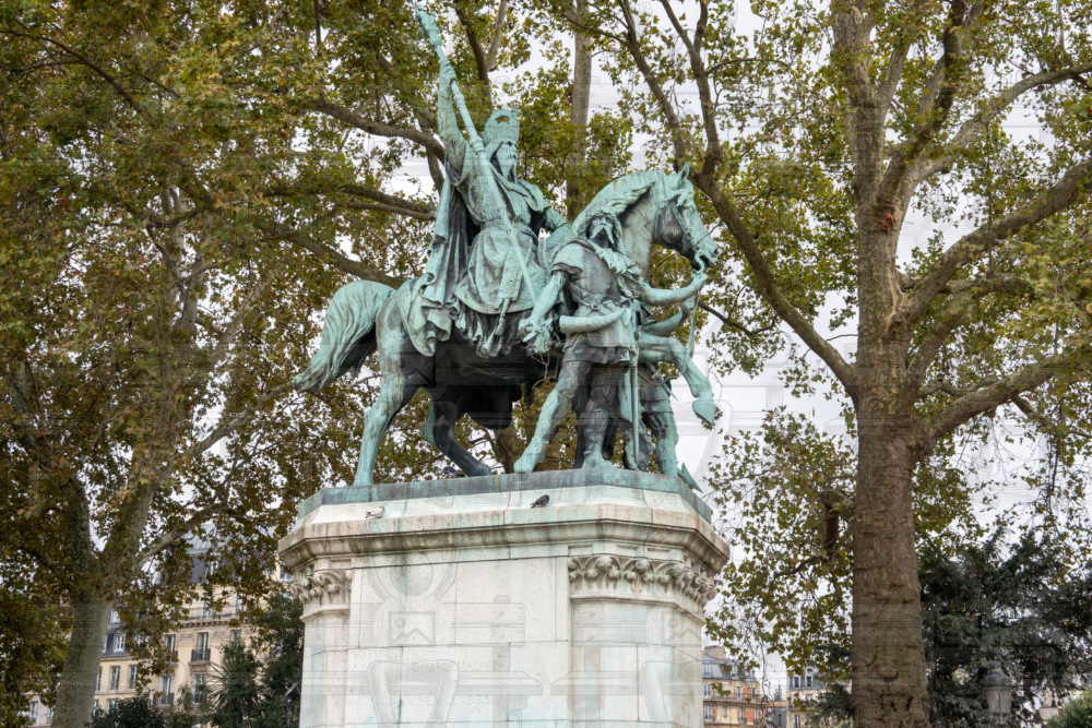 Notre-Dame-Statue